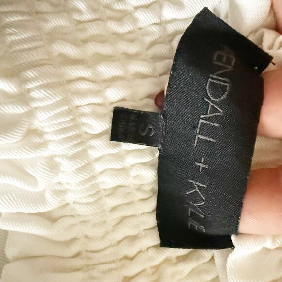 KENDALL & KYLIE | Off Shoulder Eyelet Lace Button Straps White Cotton | Small - Picture 5 of 5